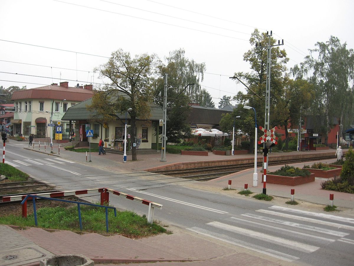 Centrum Komorowa przy stacji